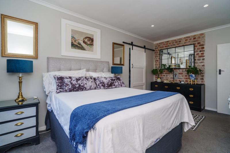 2 Bedroom Property for Sale in Harfield Village Western Cape